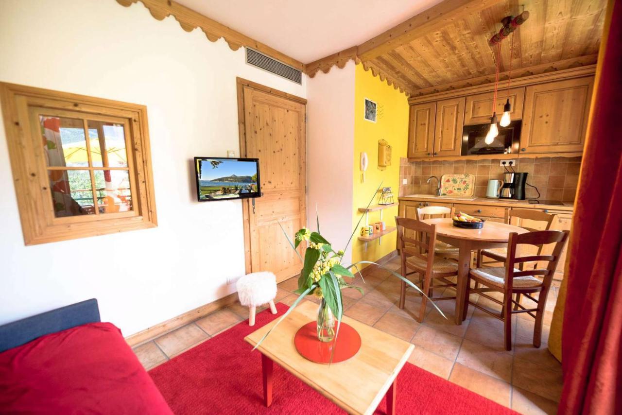 Ferienwohnung La Carte Postale Duingt Exterior foto